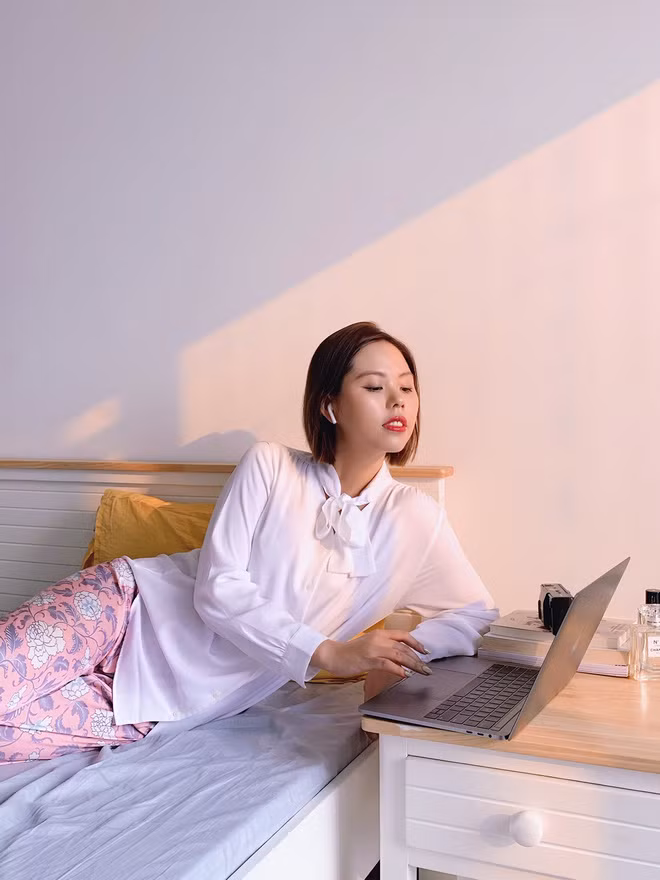 Tóm lại, 14 ngày cách ly tại nhà đã giúp refill lại sự sáng tạo và năng lượng của bản thân mà mình đã "rút cạn" trong thời gian dài vừa qua đấy!