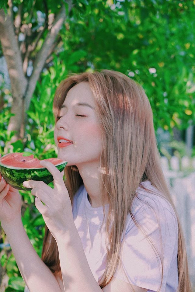 Trang cá nhân của hot girl sở hữu nửa triệu người theo dõi.