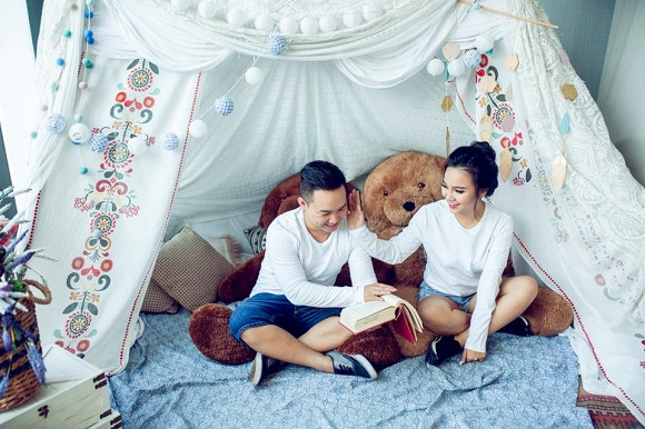 Hot girl rửa bát kết hôn vào năm 2017 và đã là mẹ của một nhóc tì.