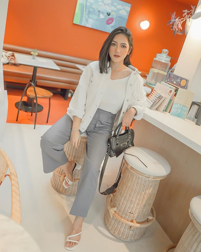 Hot girl 22 tuổi cũng khiến nhiều người ghen tỵ khi thường xuyên khoe cuộc sống sang chảnh, du lịch nhiều nơi trên thế giới.