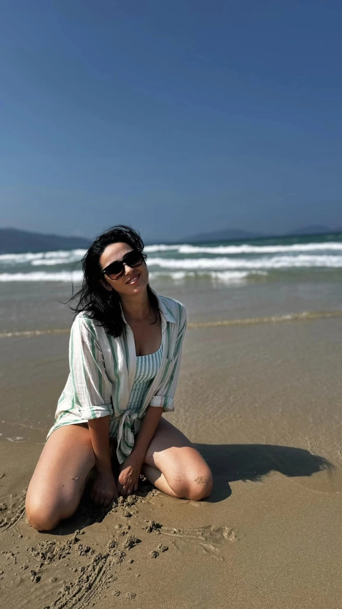 Mẹ vợ Tây của Bùi Tiến Dũng có nhan sắc trẻ trung, như "chị em" với con gái.