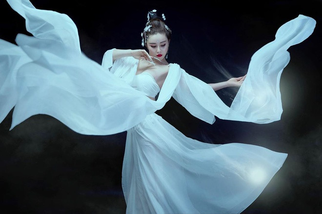 Tại đây, Yuan Herong may mắn gặp được một chuyên gia thể hình. Sau đó, Yuan được tập theo chế độ riêng với khối lượng 4 tiếng mỗi ngày.