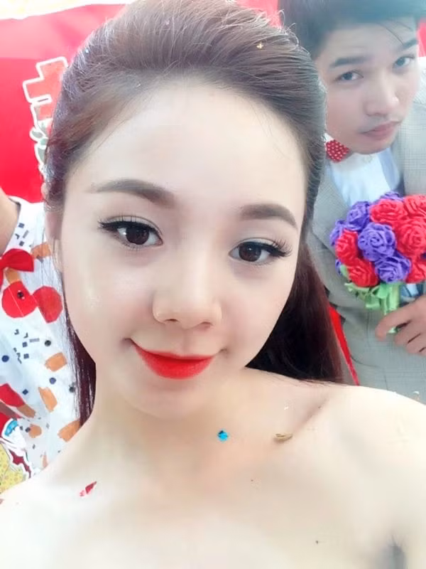 Quỳnh Kool là một thành viên trong nhóm Kem xôi TV, cô nàng nổi lên với những video đóng chung với nhóm. Cô nàng cũng tham gia diễn xuất trong 1 số Mv, nổi bật là Mv "Vợ người ta" của Phan Mạnh Quỳnh.