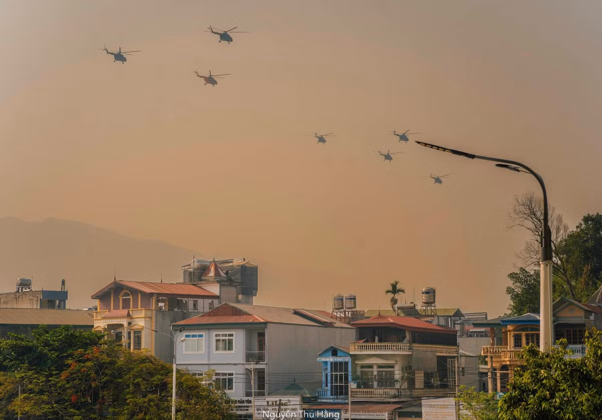 Các buổi luyện tập diễn ra rất sớm, cả gia đình bé Vy Trâm phải dậy từ 5h sáng để chuẩn bị.