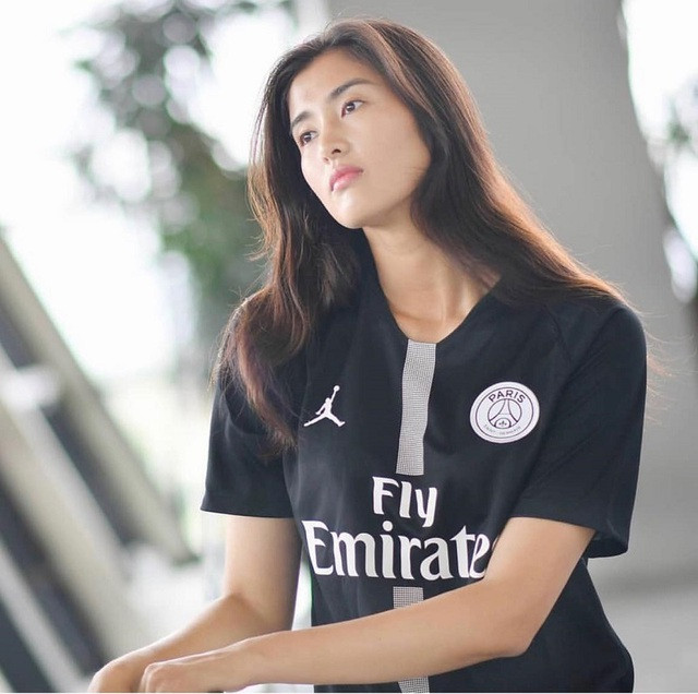 Năm 2018, Zhao Lina quyết định giã từ đội tuyển quốc gia sau khi kết thúc Asian Cup. "Tôi nghĩ nhiệm vụ đã hoàn thành và tôi nên ‘nghỉ hưu’ được rồi. Tôi đã quanh quẩn trong một vòng tròn quá lâu và muốn thay đổi. Tôi thấy mệt mỏi" - Cô nàng chia sẻ.