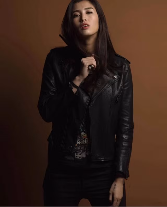 Hiện, nữ thủ môn Trung Quốc sở hữu gần 700,000 người theo dõi trên mạng xã hội.