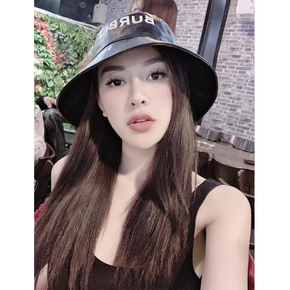 Trang cá nhân của Cúc Kimi có hơn 11 nghìn lượt theo dõi trên trang cá nhân. Sau những hình ảnh về bữa tiệc ly hôn chồng, số lượng theo dõi cô nàng tăng chóng mặt.