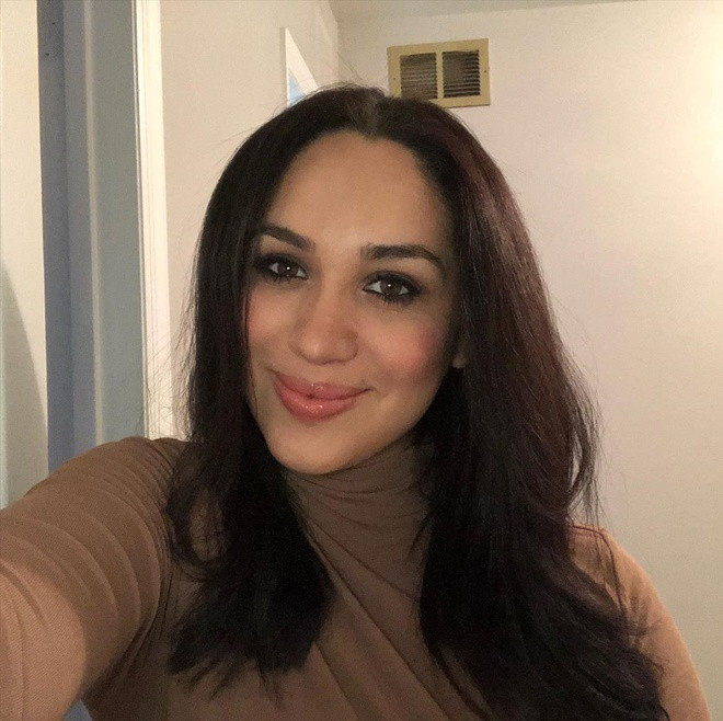 Có lần khi đang chụp ảnh tại một khu nghỉ dưỡng, Christine và đội sản xuất bị gián đoạn đến 20 lần vì người dân đi ngang tò mò, chụp ảnh. "Hiện tại tôi hợp tác với một số kênh TV song vẫn mong muốn được vào vai Meghan trong bộ phim về cuộc đời cô ấy", nữ tiếp viên hàng không nói với Ladbible.