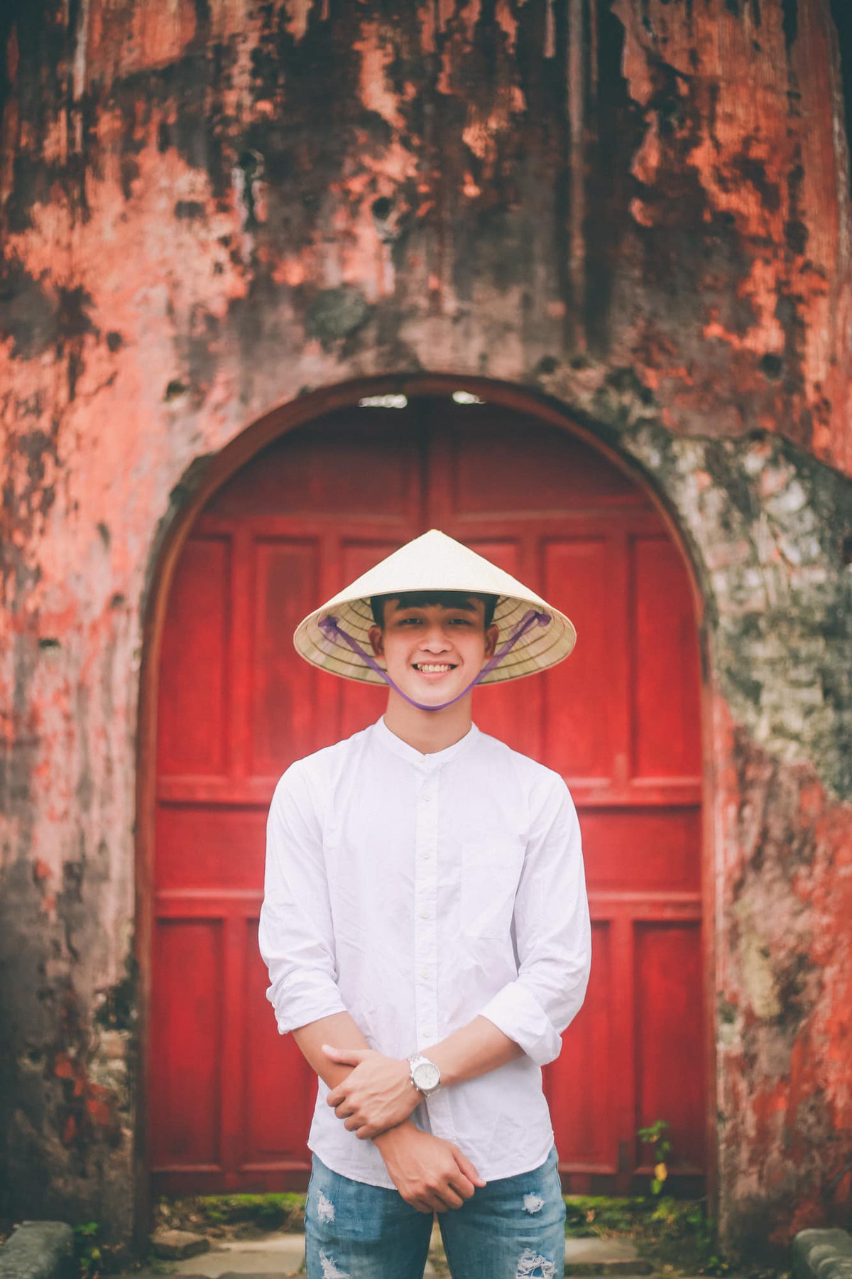 Cao 1m75, Danh Trung được người hâm mộ đánh giá là "mặc gì cũng đẹp". Cầu thủ 10x cũng có gu ăn mặc khá bắt mắt và trẻ trung.