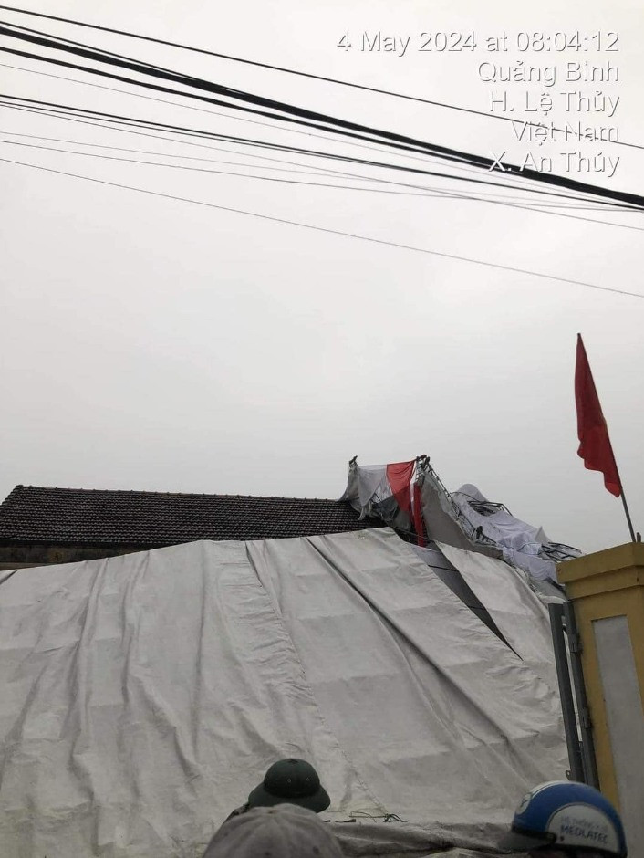 Để chuẩn bị 1 đám cưới cần không ít thời gian, vì vậy chắc chắn gia chủ rất xót xa vì cảnh này.