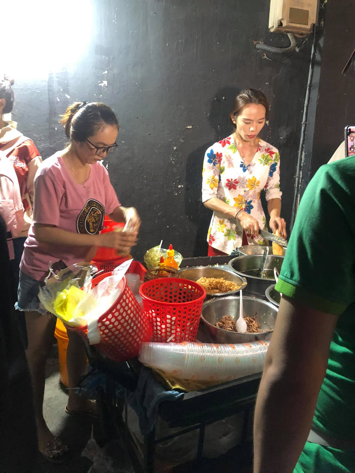 Đến năm ngoái, Tây Thy đã có đủ kinh phí để thực hiện cuộc phẫu thuật định mệnh thay đổi thành con gái. Hiện tại, chị vẫn phải tiêm hormone để cơ thể mềm mại, nữ tính hơn.