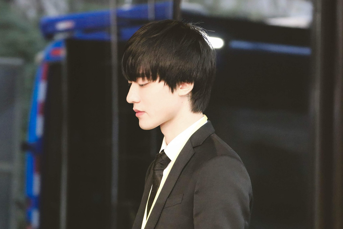 Mystic nổi tiếng từ khi còn chơi trong đội hình của Team Jin Air, sau đó, anh được một đội tuyển LOL đình đám của Trung Quốc là Team WE chiêu mộ thành công. Sau 5 năm gắn bó, chàng game thủ điển trai quay trở lại Hàn Quốc để gia nhập đội tuyển Afreeca Freecs vào tháng 11/2019.