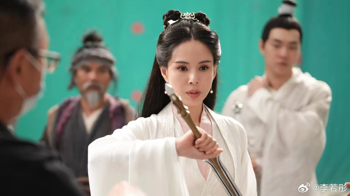 Dù gần chạm ngưỡng 60 tuổi, Lý Nhược Đồng vẫn chăm chỉ hoạt động nghệ thuật. Cô thường xuyên xuất hiện trên các chương trình truyền hình, sự kiện, sẵn sàng nhận vai diễn mới nếu gặp dự án phù hợp.