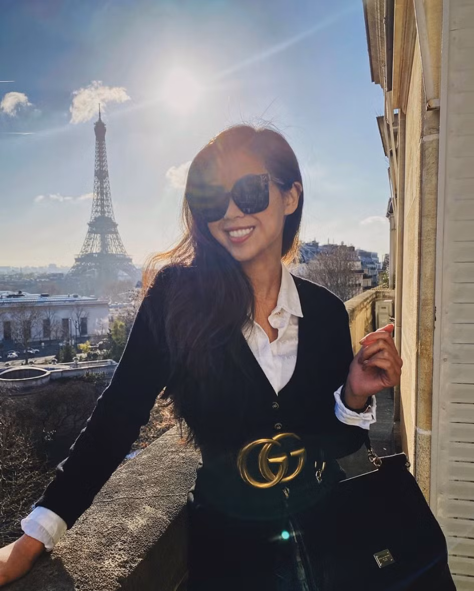 Được sinh ra trong nhà đại gia, Tiên Nguyễn thường xuyên có những chuyến vi vu sang chảnh tới khắp nơi trên thế giới.