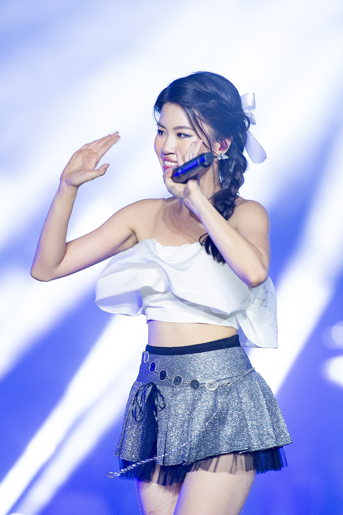 Với chất giọng đặc biệt, hàng loạt ca khúc của Pháo đạt triệu view như “Ganh”, “Lạy ông lạy bà”, Ta là của nhau”…