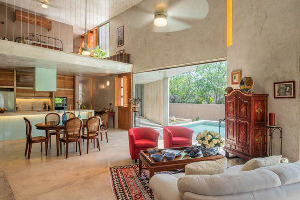 Với mong muốn làm sống dậy nền văn hóa của tộc người bản địa Yucatecan, chủ nhân ngôi nhà đã thiết kế nội thất hoàn toàn theo phong cách của tộc người này.