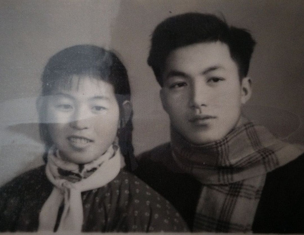 Càng ngày, càng nhiều bức ảnh các ông bố thời trẻ xuất hiện nhiều, dân mạng lại được phen trầm trồ bởi không ngờ ngày xưa đã nhiều "cực phẩm soái ca" đến vậy.