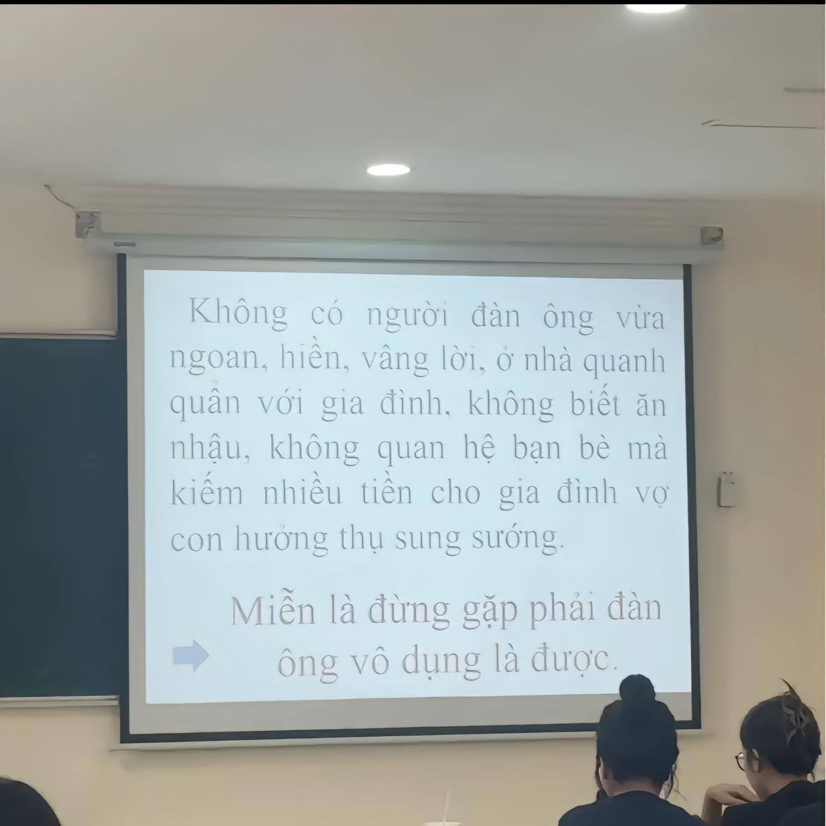 Tuy nhiên câu cuối cùng "Miễn đừng gặp phải đàn ông vô dụng là được" khiến nhiều người tán dương và đồng tình dưới phần comment.