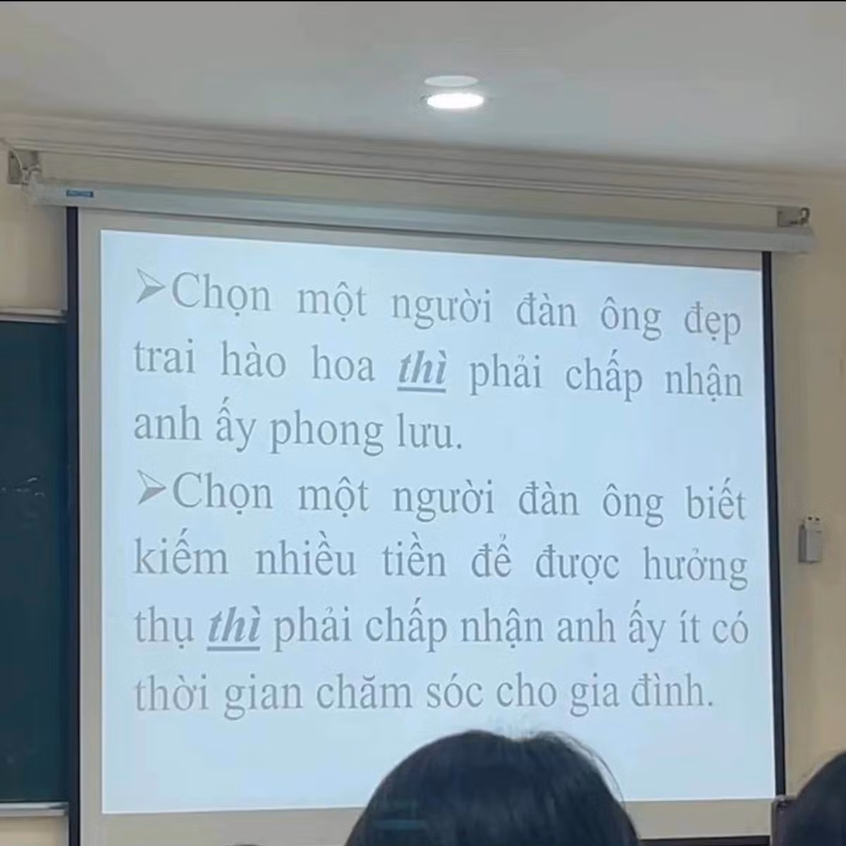 "Chọn 1 người đàn ông đẹp trai hào hoa thì phải chấp nhận anh ấy phong lưu".