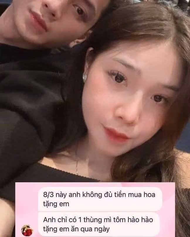 Câu chuyện một cô gái gần đây đăng tải lên mạng xã hội cũng khiến nhiều người quan tâm. Cô gái cap lại những dòng tin nhắn của người yêu ''8/3 này anh không đủ tiền mua hoa tặng em. Anh chỉ có 1 thùng mì tôm hảo hảo tặng em ăn qua ngày''
