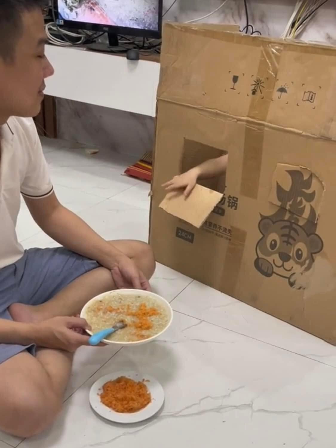 Phương pháp độc đáo này khiến rất nhiều người không nhịn nổi cười.