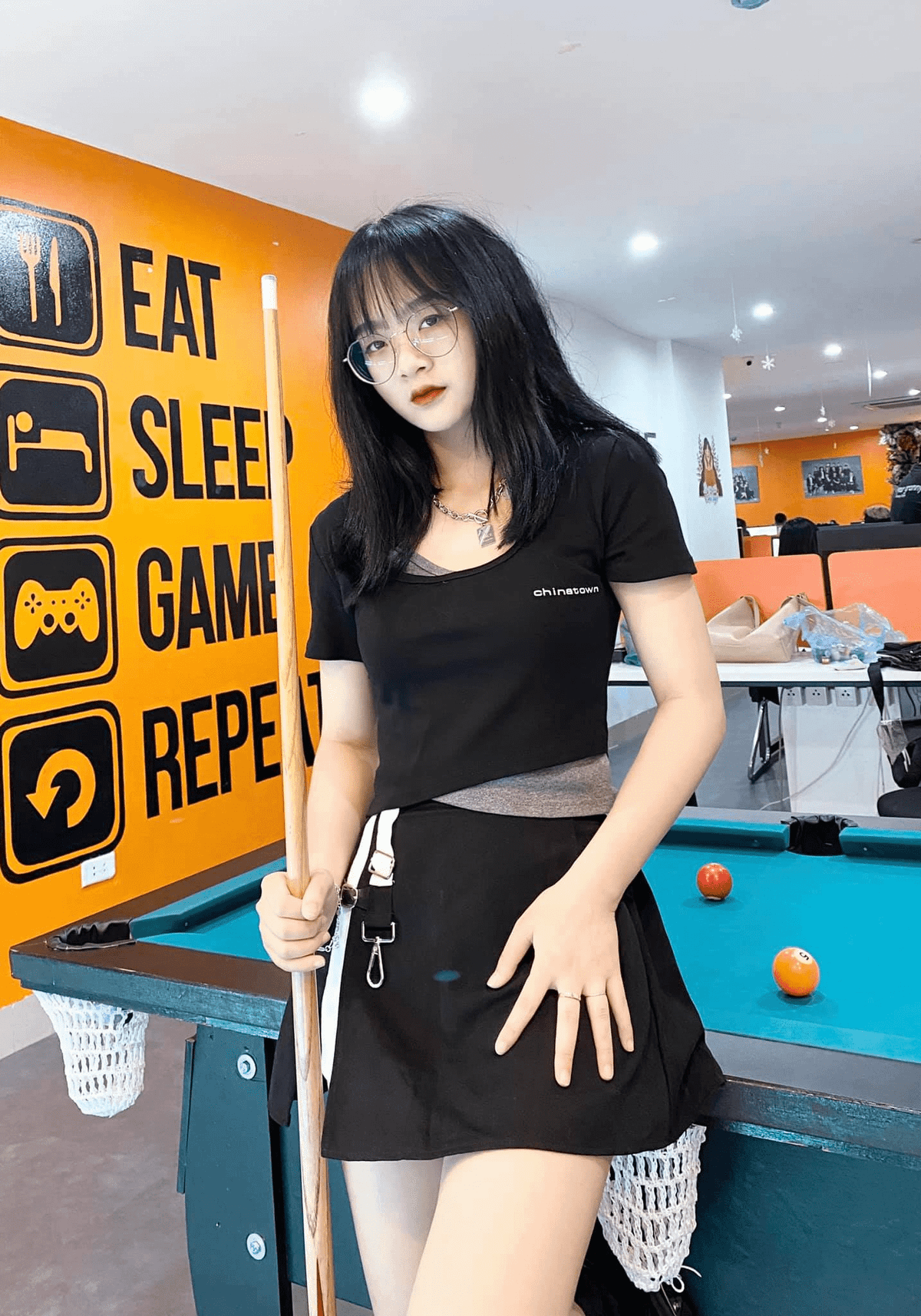 Trước những bình luận tỏ ra khó hiều vì quyết định phẫu thuật thẩm mỹ của mình, Gấm vẫn kiên quyết thể hiện tự tin của mình sau thay đổi này: "Vì mới nên mọi người chưa quen cũng như nó chưa hoàn thiện, chứ sau này nhất định rất đẹp".