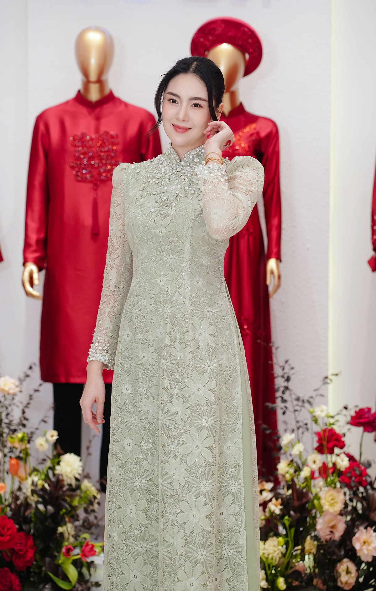 Trở lại với cuộc sống độc thân, Mai Ngọc cởi mở hơn với những cơ hội đến với mình khi xuất hiện tại nhiều sự kiện lớn nhỏ.