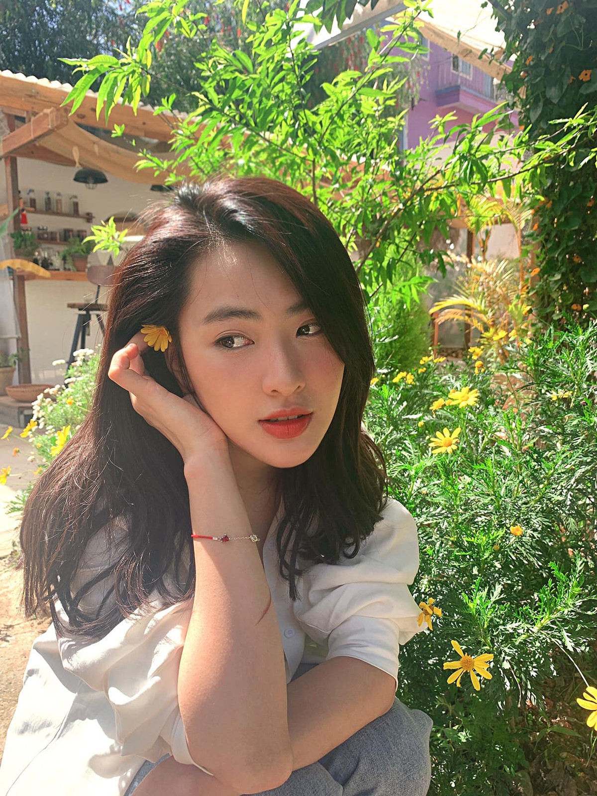 Sở hữu nhan sắc cực phẩm, nhiều lần được ví như "thần tiên tỷ tỷ", Minh Trang có một lượng người hâm mộ cực lớn trên các trang mạng xã hội. Trang cá nhân của cô có hơn 130.000 lượt theo dõi.