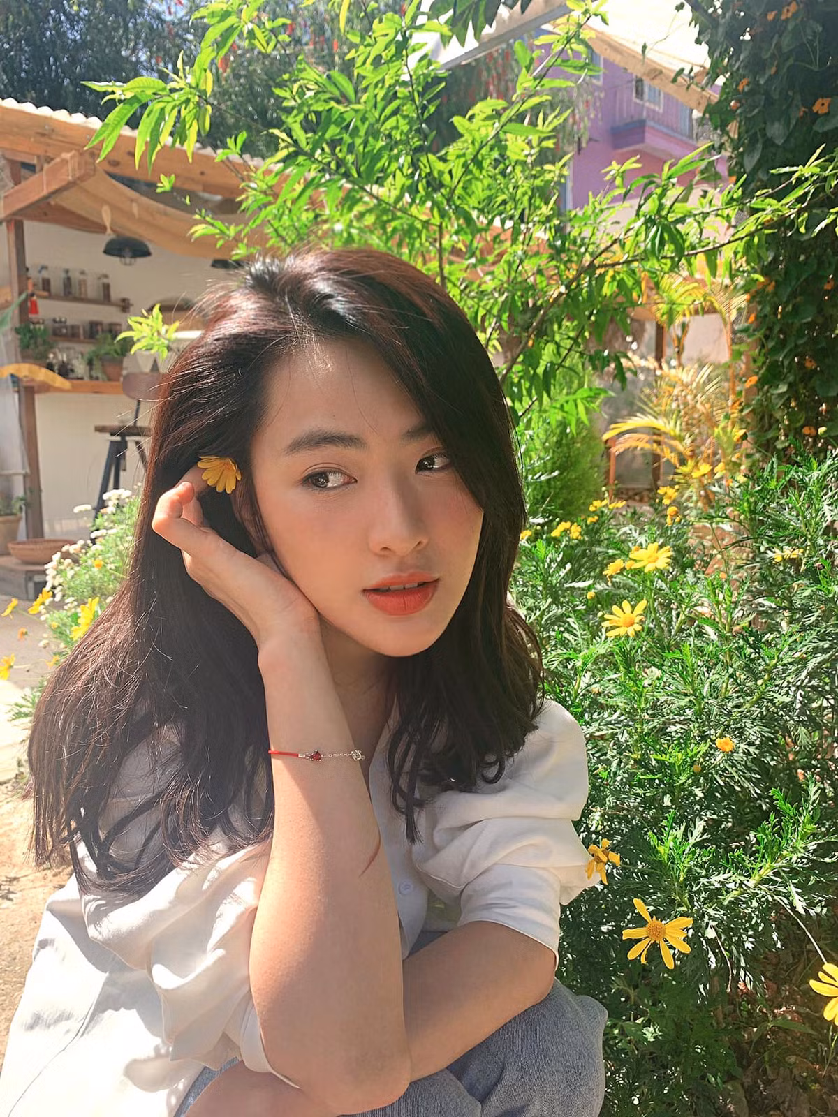 Sở hữu nhan sắc cực phẩm, nhiều lần được ví như "thần tiên tỷ tỷ", Minh Trang có một lượng người hâm mộ cực lớn trên các trang mạng xã hội. Trang cá nhân của cô có hơn 130.000 lượt theo dõi.