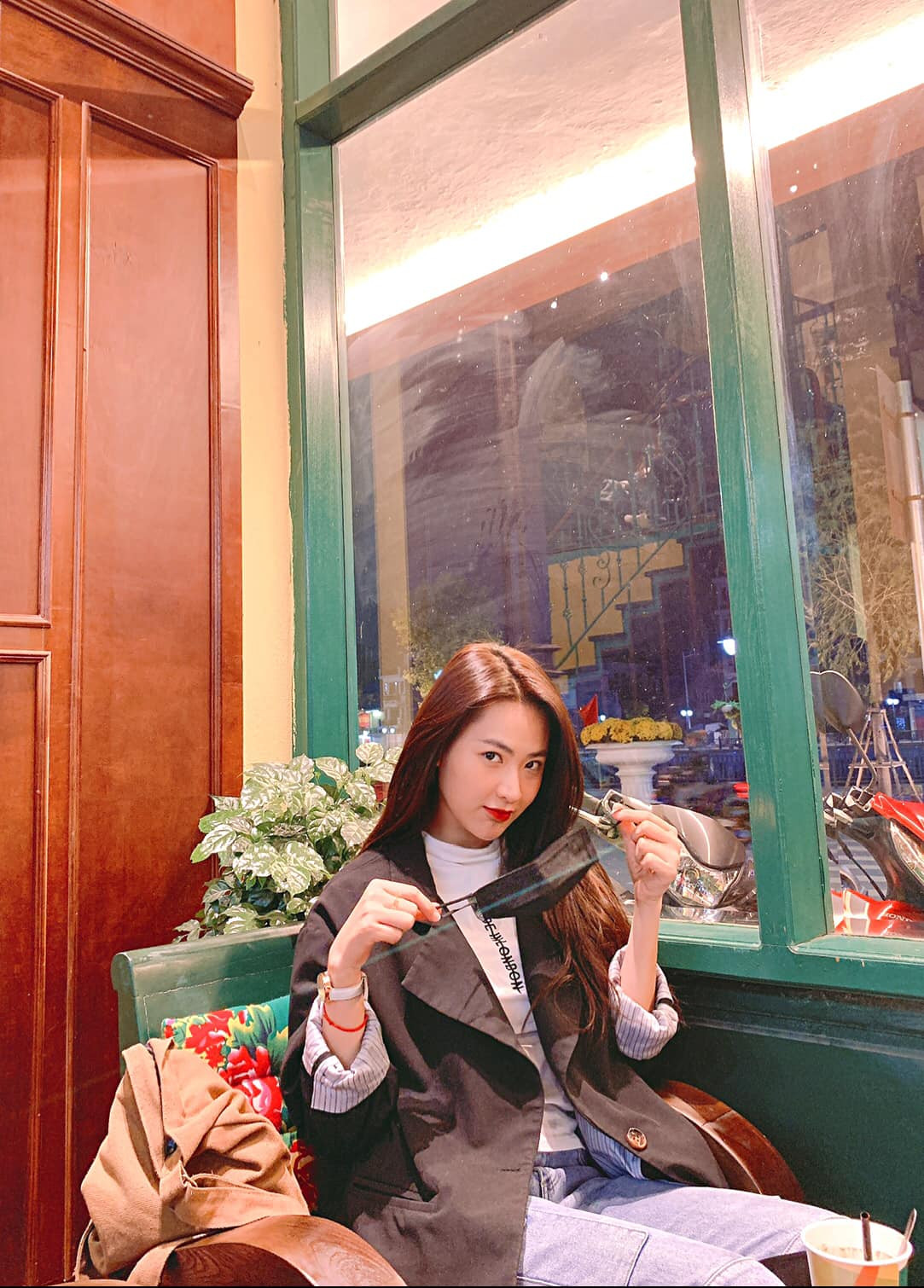 Ngoài diễn xuất, Minh Trang yêu thích chụp ảnh và nấu ăn. Thời gian rảnh rỗi, cô nàng thường ở nhà, trổ tài bếp núc cho gia đình thưởng thức.