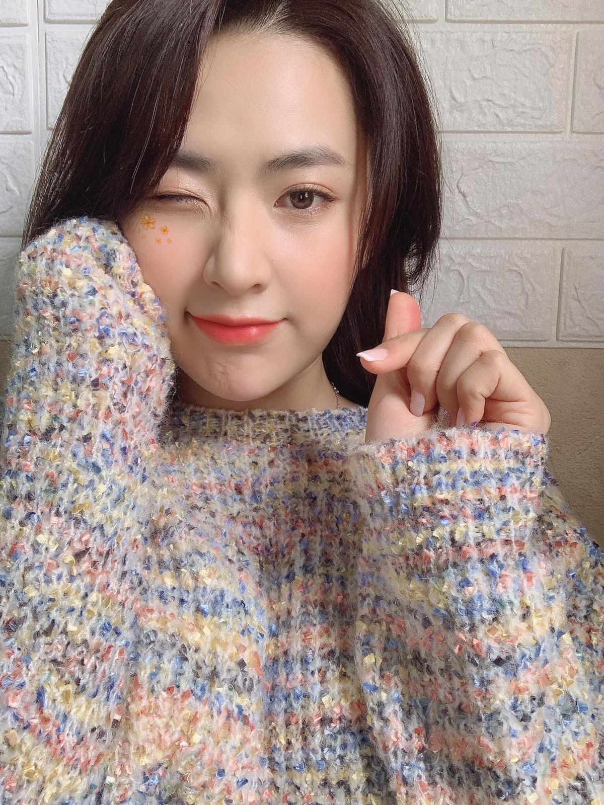 "Nàng thơ Hải Phòng" Minh Trang từng được nhận xét là có khuôn mặt và thần thái na ná nữ diễn viên Trung Quốc đình đám Lưu Diệc Phi.