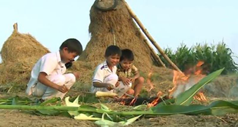 Ngô nướng tuổi thơ.