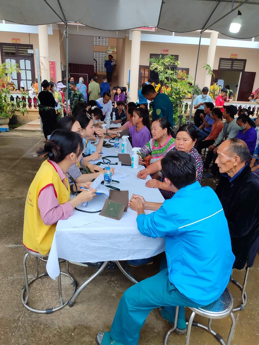 Hành trình mang lại ánh sáng cho em bé vùng cao Hà Giang - Hình 2 Hanh trinh mang lai anh sang cho em be vung cao Ha Giang-Hinh-2