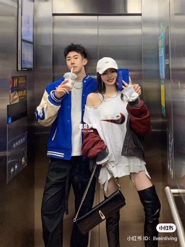 Cách phối đồ mang khuynh hướng thể thao năng động và cá tính.