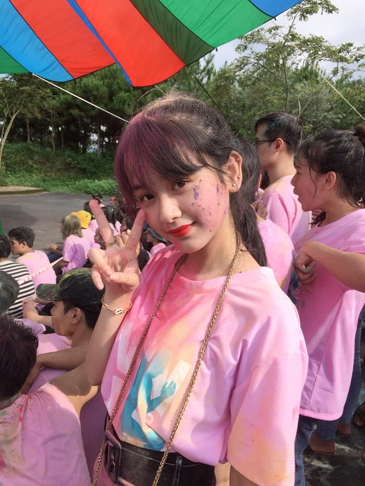 Nu sinh DH Ton Duc Thang co gi khien CDM me man den the?