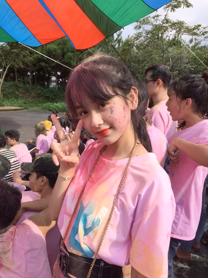 Nu sinh DH Ton Duc Thang co gi khien CDM me man den the?