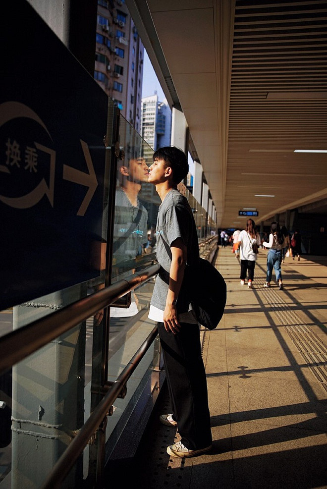 Anh chàng cũng rất chú trọng việc xây dựng hình ảnh cá nhân, những bức ảnh của cậu bạn đăng tải thường mang tính nghệ thuật cao.