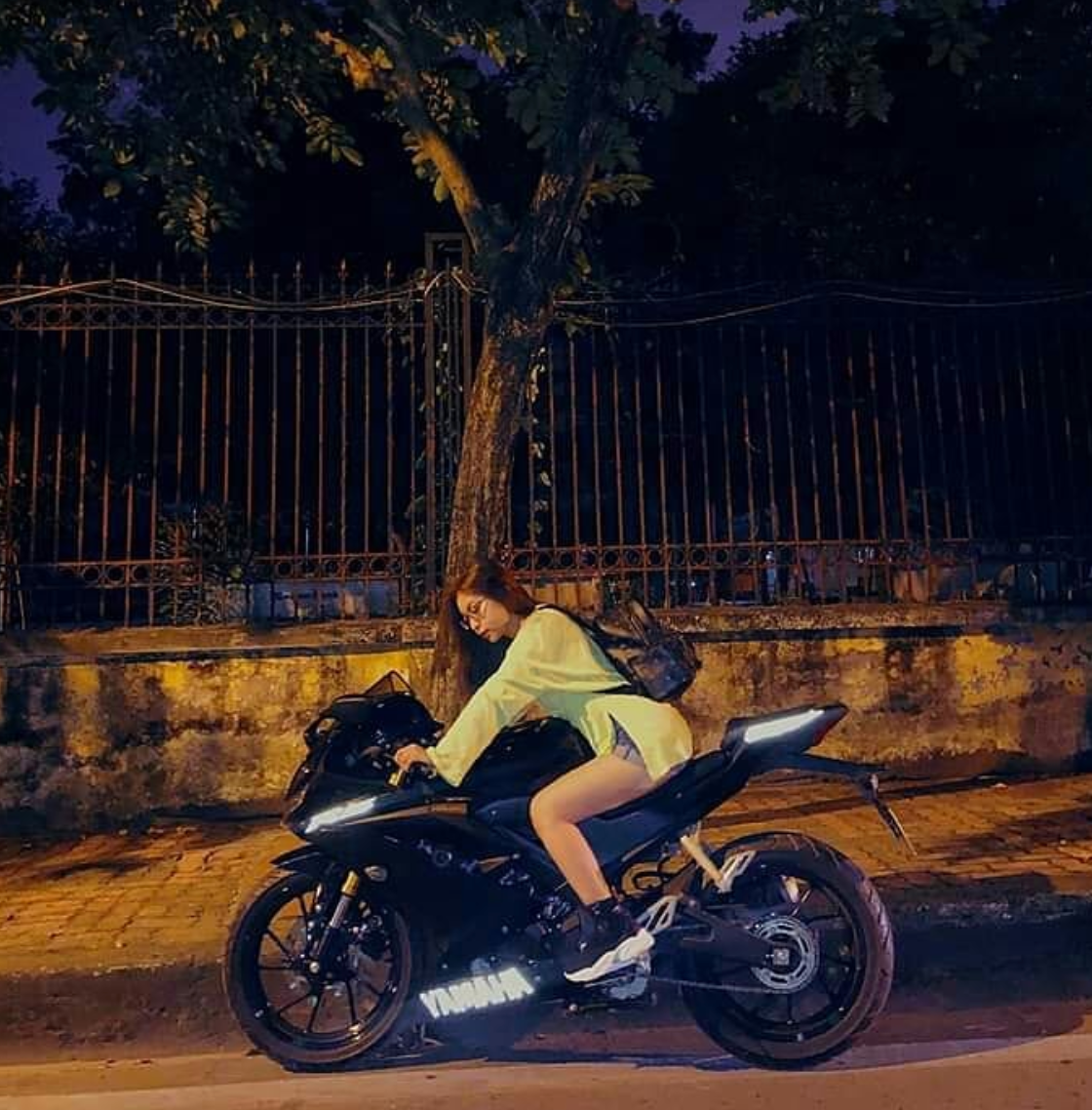 Trong khi bạn trai cũ liên tục dính nghi án tình cảm thì Nhật Lê lại có cuộc sống khác bình lặng và không chia sẻ nhiều về cảm xúc sau chia tay. Bạn gái cũ Quang Hải vẫn nhận được nhiều sự quan tâm của người hâm mộ.