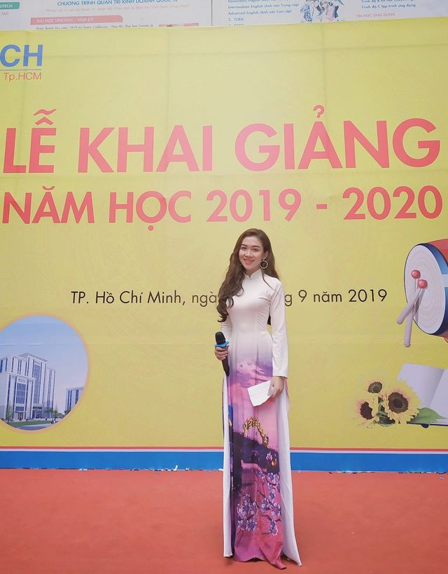 Không chỉ sở hữu nhan sắc cực phẩm, hot girl 10x cũng có thành tích học tập đáng nể khi từng giành giải Nhì Giải toán nhanh bằng máy tính cấp tỉnh, giải Ba học sinh giỏi Ngữ Văn cấp tỉnh.