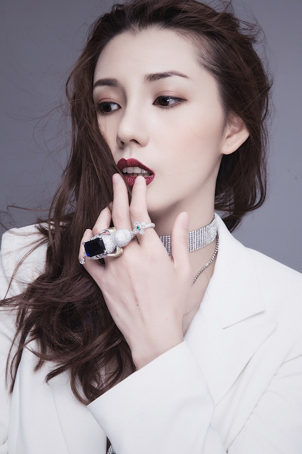 Năm 2011, cặp đôi về chung một nhà. Đến năm 2018, cả hai bắt đầu đăng tải video đầu tiên lên trang Tik Tok chung và ngay lập tức nổi tiếng khắp MXH.