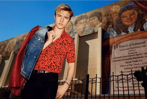 Lucky Blue Smith không cho rằng nghề người mẫu là điểm đến cuối cùng của sự nghiệp bản thân. Anh còn giành khá nhiều tình yêu cho nghệ thuật.