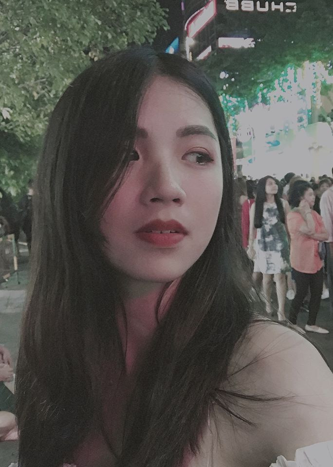 Khác hẳn với cô bé ngày xưa với vẻ bề ngoài ngây thơ, xinh xắn, Lan Thy sau 4 năm du học tại Nhật sở hữu nhan sắc sắc sảo hơn, quyến rũ hơn và trưởng thành hơn rất nhiều.