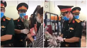 Cùng chung tay chặn đứng dịch bệnh COVID-19: Bộ Y tế khuyến cáo người dân chủ động, tích cực thực hiện các biện pháp: thường xuyên rửa tay bằng xà phòng dưới vòi nước chảy hoặc rửa tay bằng dung dịch rửa tay có cồn; che miệng, mũi khi ho, hắt hơi bằng khăn giấy hoặc khủy tay áo; tránh đưa tay lên mắt, mũi miệng; hạn chế tiếp xúc gần trong khoảng cách 1m với người có biểu hiện sốt, ho, khó thở; thường xuyên lau chùi vật dụng bằng chất tẩy rửa thông thường; đeo khẩu trang khi đến nơi công cộng, trên các phương tiện giao thông. Người dân không đi du lịch đến các nước, khu vực đang có dịch COVID-19. 