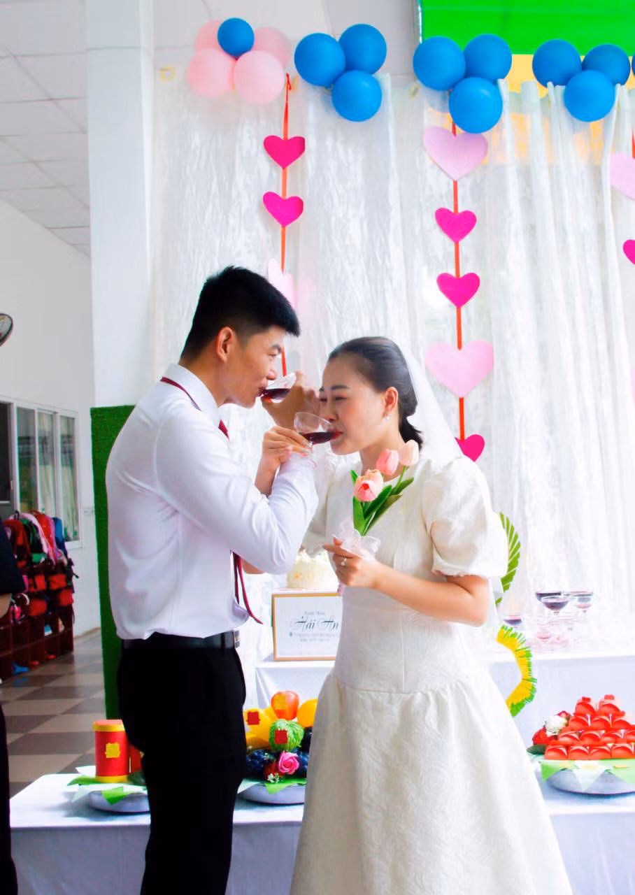 Để tổ chức đám cưới cho cô Nhi, các giáo viên Trường Mầm non Tân Đông cùng nhau lên ý tưởng kịch bản, dự trù kinh phí.