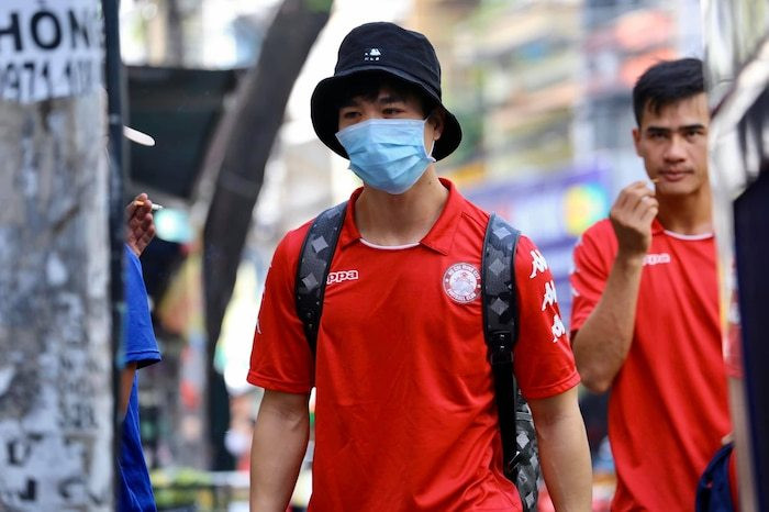 Dù mới thi đấu cho CLB TP HCM được vài trận nhưng tiền đạo người Nghệ An để lại dấu ấn không nhỏ trong lòng người hâm mộ.