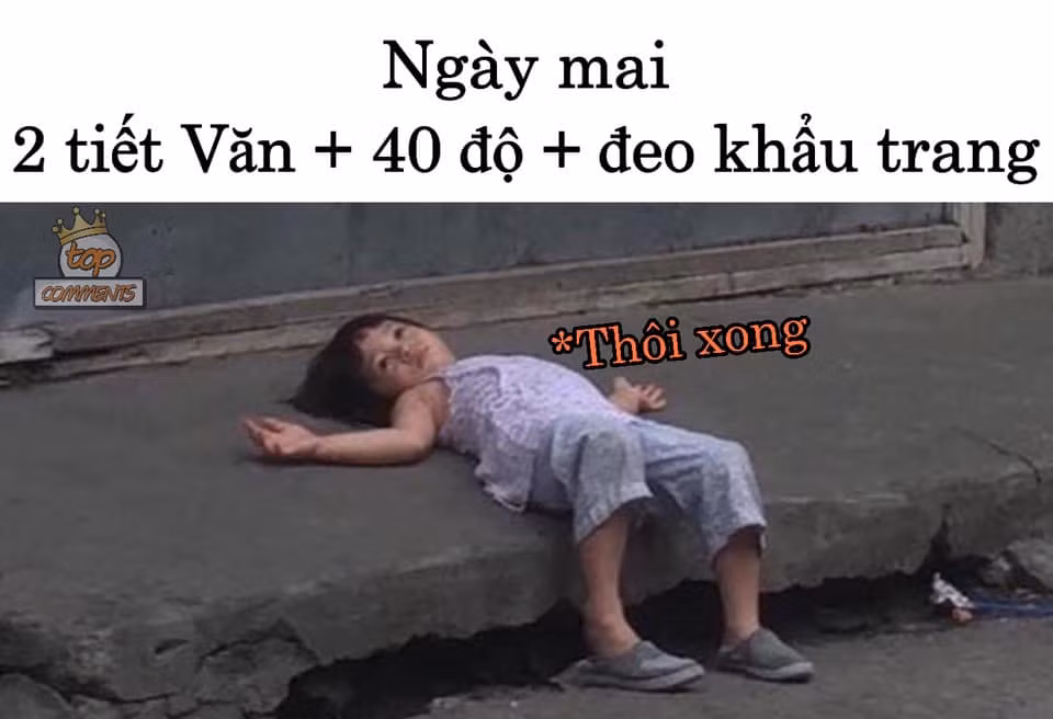 Học sinh chính là đối tượng khốn khổ nhất mùa này vì vừa phải học xuyên hè do "nghỉ Tết" quá lâu, lớp học oi bức lại còn đeo khẩu trang để tránh dịch bệnh. Mời quý độc giả xem thêm clip: Dự báo thời tiết 06/05/2020 | Nắng nóng gay gắt, nhiều nơi trên 38 độ - Nguồn: Youtube