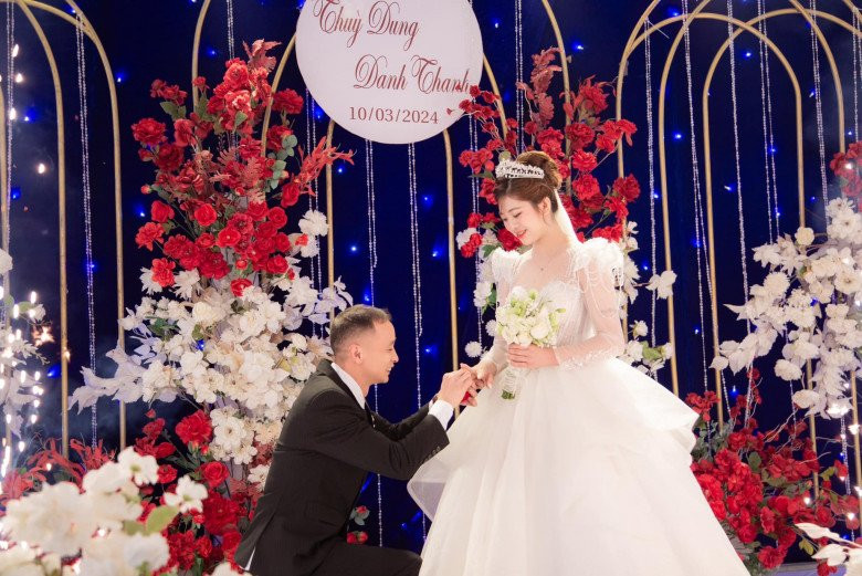 Không bỏ cuộc, Dung và Thanh đã cố gắng chứng minh cả hai yêu nhau thật lòng, anh Thanh là một người chồng, một chàng rể tốt. Dần dần, bố mẹ Dung thấy anh Thanh là người tốt bụng, tử tế, Dung lại có thai nên đã chấp nhận cho cả hai đến với nhau.