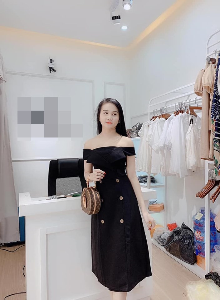 Không chỉ vậy, với tính chất nghề nghiệp là giáo viên dạy múa, Ngọc Quyên cũng sở hữu thân hình thon gọn, dẻo dai và săn chắc.