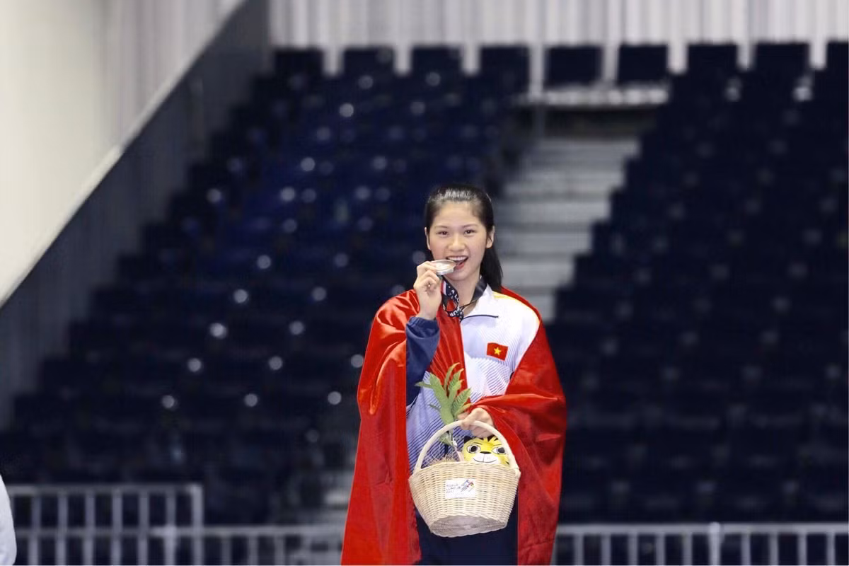 Cẩm Lành là một trong những bóng hồng được chú ý nhất của đoàn thể thao Việt Nam khi sang Philippines dự SEA Games 2019. Không chỉ giỏi nghề, cô nàng còn cực kỳ xinh đẹp và hiền lành y như cái tên.