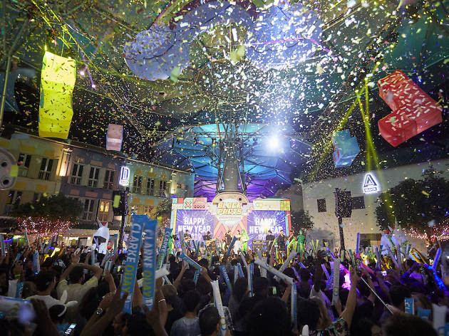 Thế nhưng năm nào cũng vậy, kết thúc những lễ hội countdown là trên mạng xã hội tràn ngập những hình ảnh cực kỳ xấu xí và nhiều tình huống "dở khóc dở cười" xảy ra. Để có một lễ hội an toàn, nên nắm chắc những điều sau đây.